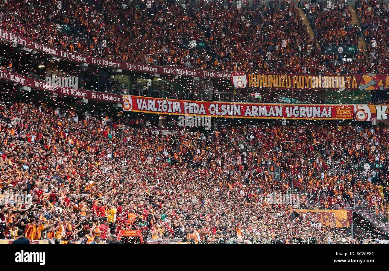 5 mai 2019 : ! ! Lors du match turc Super Lig entre Galatasaray S.K. et Besiktas à la TÃ¼rk Telekom Arena à Istanbul, Turquie. Ulrik Pedersen/CSM(image de crédit : &copy ; Ulrik Pedersen/CSM via ZUMA Wire) Banque D'Images