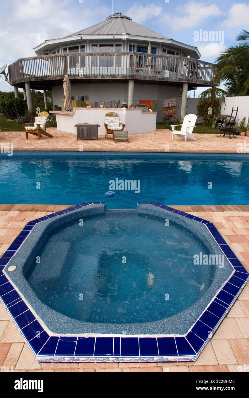 24 mai 2019 : Bahamas : Cat Island, Bahamas. Chalets en bord de mer. Station balnéaire Greenwood. Piscine à côté de la plage. (Crédit image : © Sergi Reboredo/ZUMA Wire) Banque D'Images
