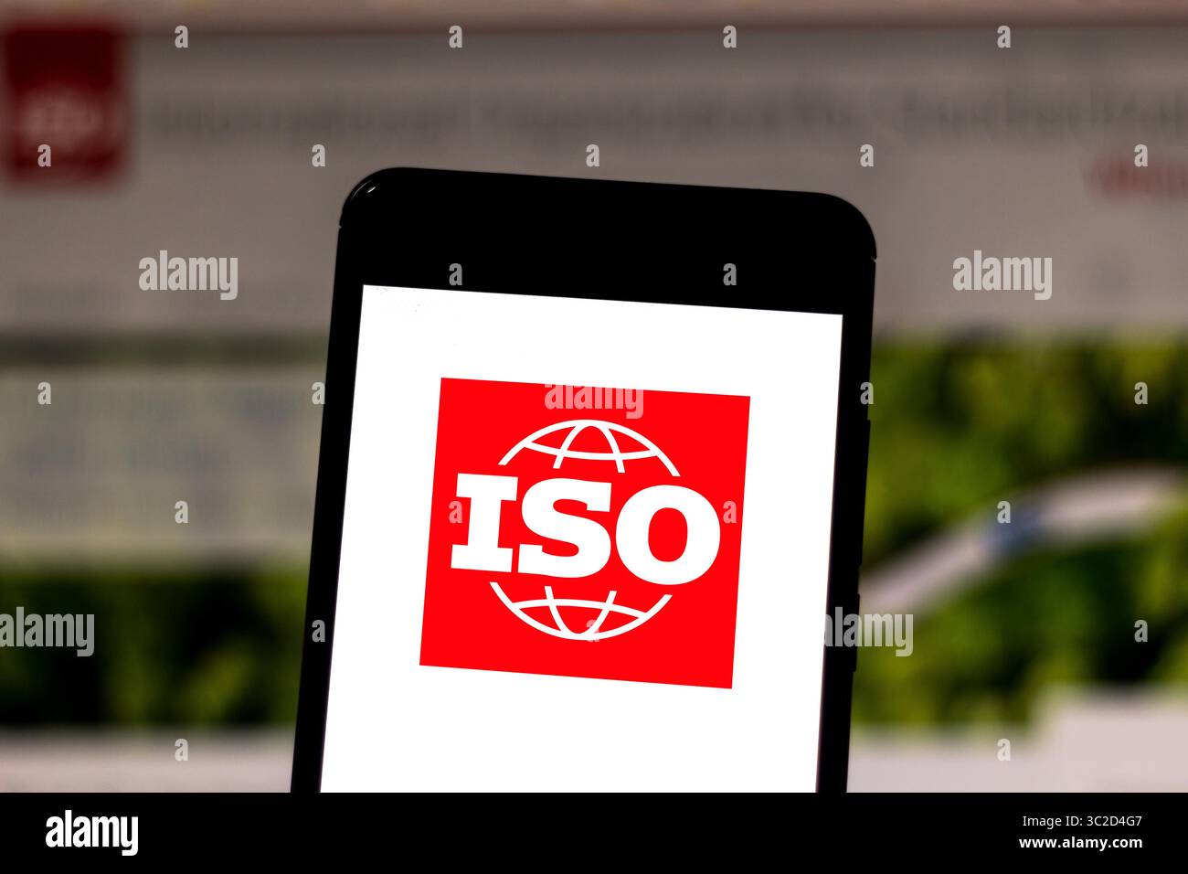 1 juin 2019 - Brésil - dans cette illustration photo, un logo de l'Organisation internationale de normalisation (ISO) est affiché sur un smartphone. (Crédit image : © Rafael Henrique/SOPA images via ZUMA Wire) Banque D'Images