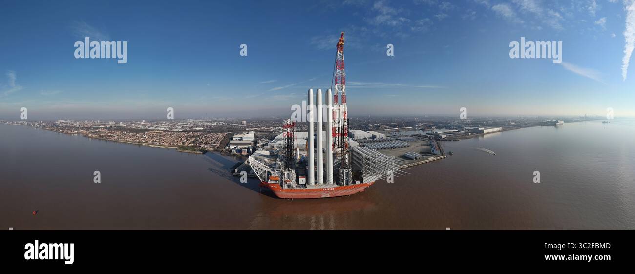 Vue aérienne de l'usine Siemens Gamesa Renewable Energy, fabrication de pales d'éoliennes offshore, Kingston upon Hull Banque D'Images