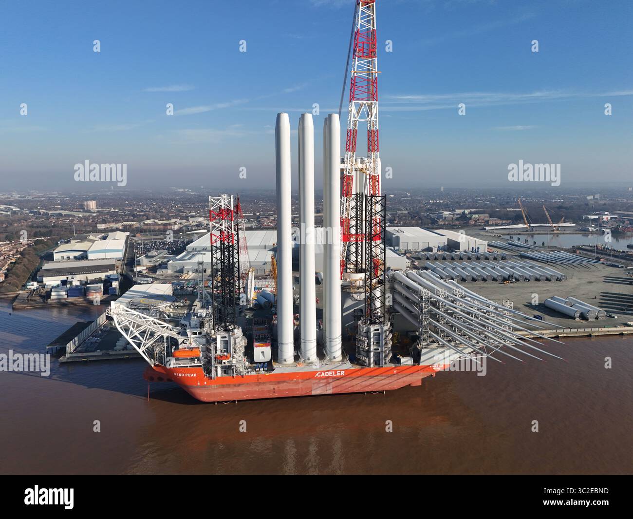 Vue aérienne de l'usine Siemens Gamesa Renewable Energy, fabrication de pales d'éoliennes offshore, Kingston upon Hull Banque D'Images