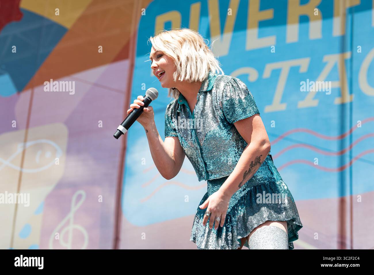 10 juin 2019 - Nashville, TN, États-Unis - NASHVILLE, TENNESSEE - 09 JUIN : RaeLynn se produit sur scène pour la quatrième journée du Festival de musique CMA 2019 le 9 juin 2019 à Nashville, Tennessee. Photo : Andrew Wendowski pour imageSPACE (crédit image : © Imagespace via ZUMA Wire) Banque D'Images
