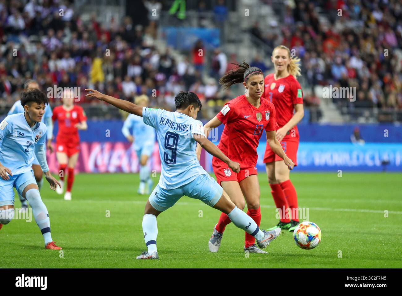 11 juin 2019 : Reims, France : Alex Morgan des États-Unis lors d'un match contre la Thaïlande match valable pour le groupe F de la première phase de la Coupe du monde de football féminin au stade Auguste-Delaune. (Crédit image : © Vanessa Carvalho/ZUMA Wire) Banque D'Images