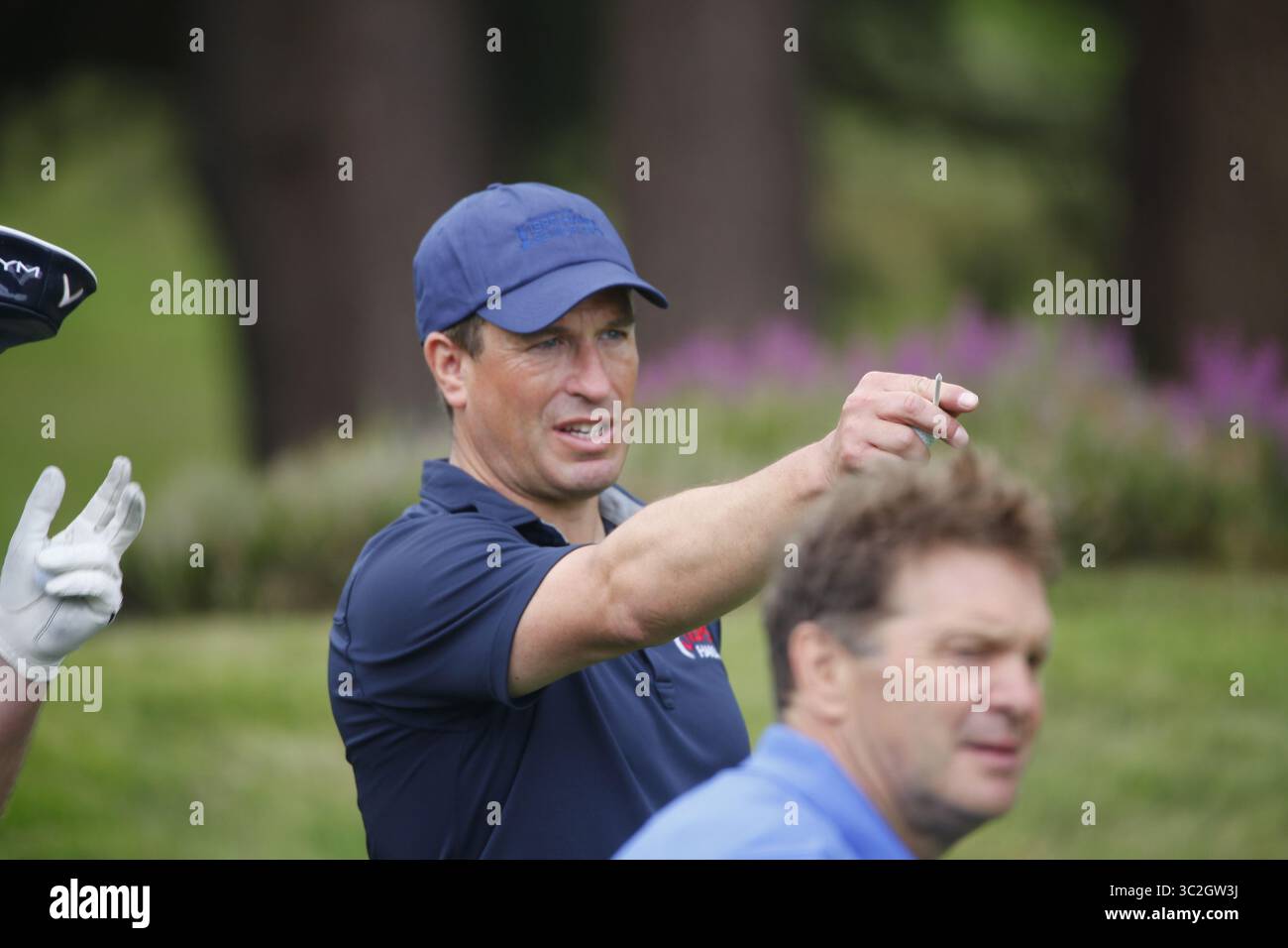 22 juillet 2025 Sunningdale, Berkshire, Royaume-Uni Peter Phillips (fils de la princesse Anne) cherche à trouver sa cible au 10ème trou de l'ISPS HANDA Senior Open pendant la journée Pro-Am Banque D'Images