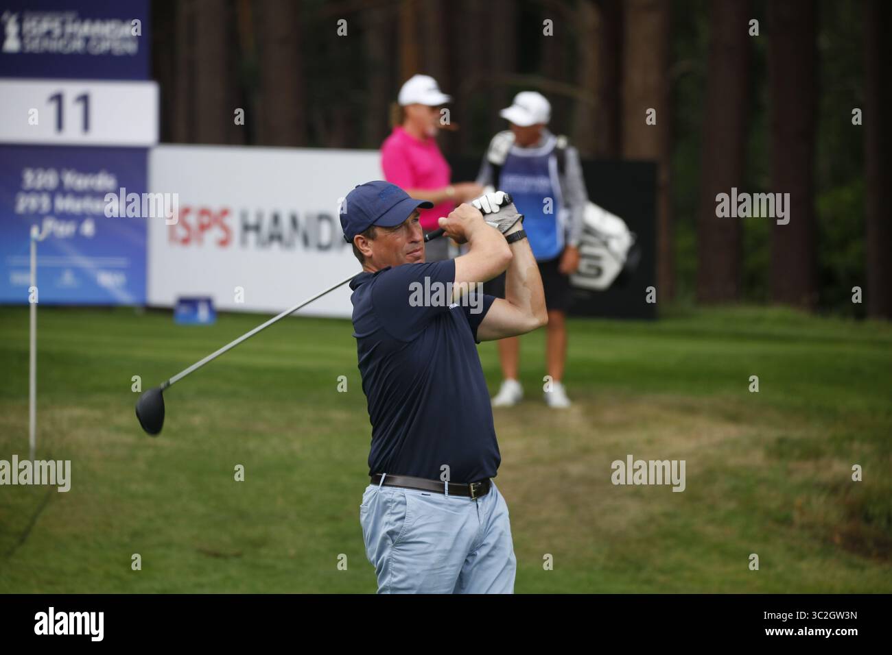 22 juillet 2025 Sunningdale, Berkshire, Royaume-Uni Peter Phillips (fils de la princesse Anne) conduit au 10ème trou à l'ISPS HANDA Senior Open pendant la journée Pro-Am Banque D'Images