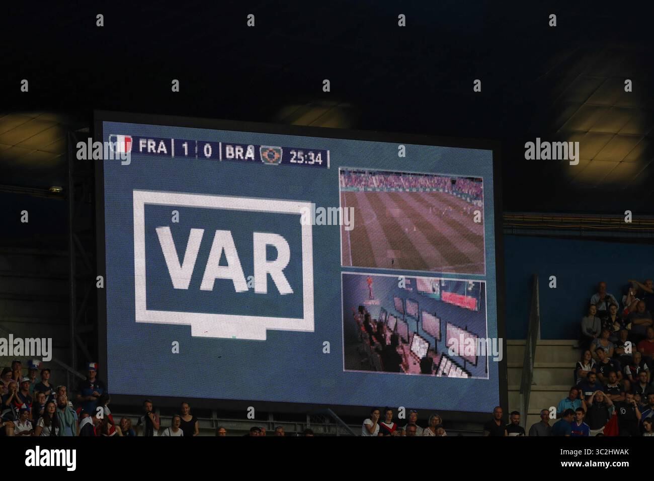 23 juin 2019, le Havre, France : VAR Brésil et France par la manche de la Coupe du monde féminine de 16 au stade Oceane. (Crédit image : © Vanessa Carvalho/ZUMA Wire) Banque D'Images