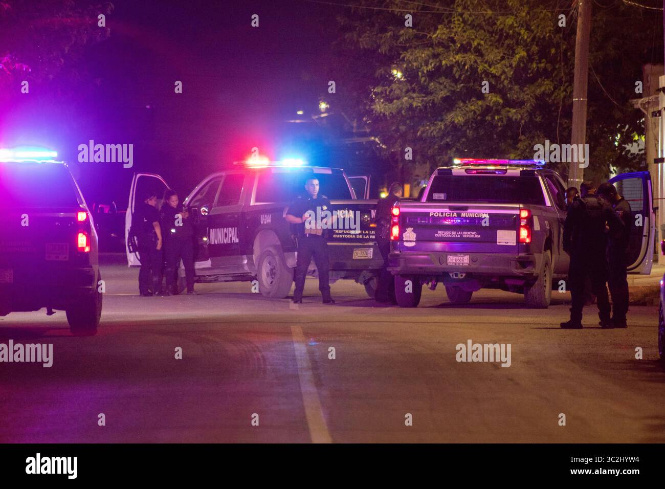 Veillée de police lors d'une opération anti-violence nocturne à Ciudad Juarez. Banque D'Images