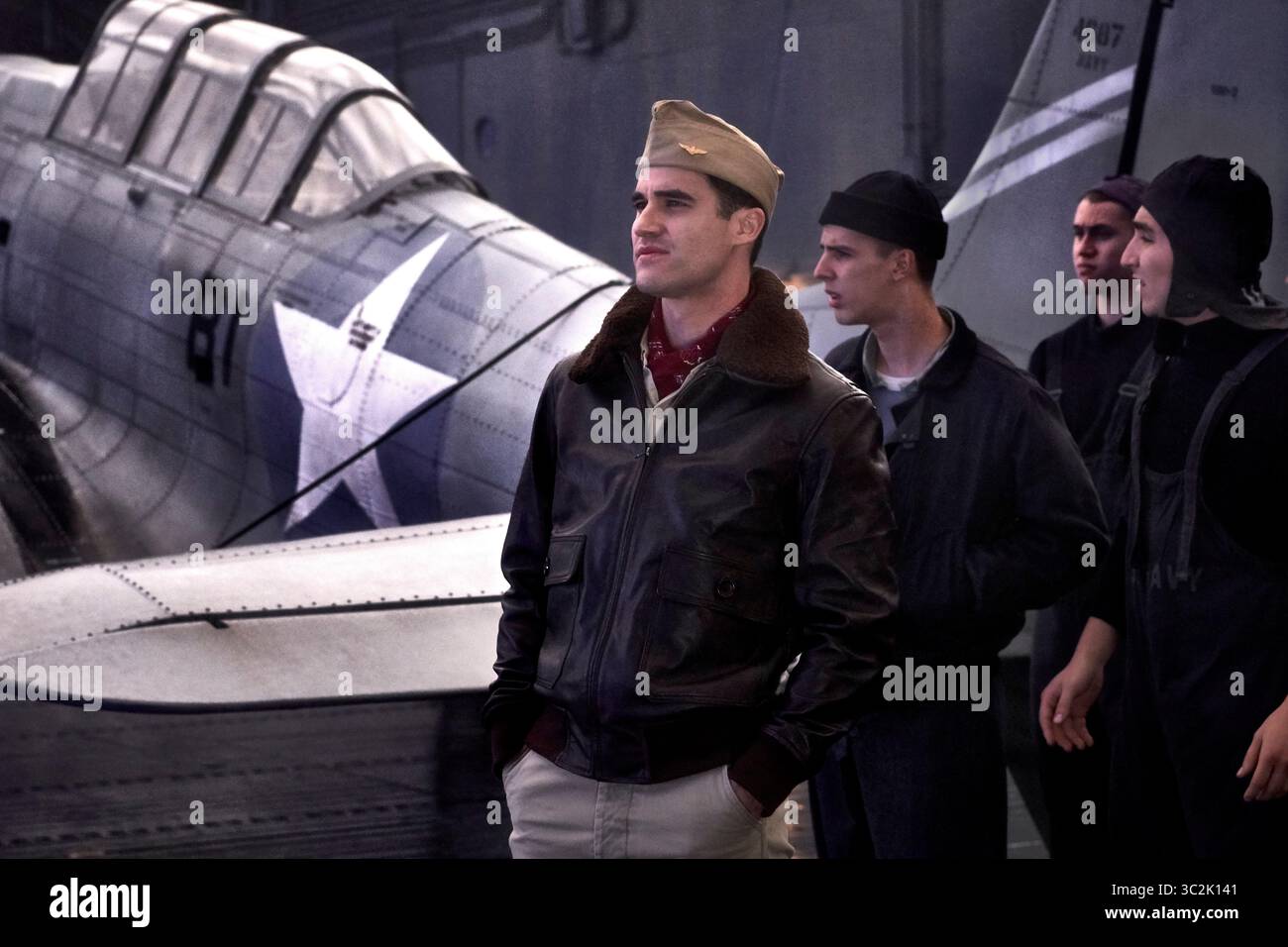 DATE DE SORTIE : 8 novembre 2019 TITRE : Midway STUDIO : Lionsgate RÉALISATEUR : Roland Emmerich INTRIGUE : L'histoire de la bataille de Midway, racontée par les dirigeants et les marins qui l'ont combattue. EN VEDETTE : DARREN CRISS : Lt. Eugene Lindsey. (Crédit image : © Lionsgate/Entertainment Pictures/ZUMAPRESS.com) Banque D'Images