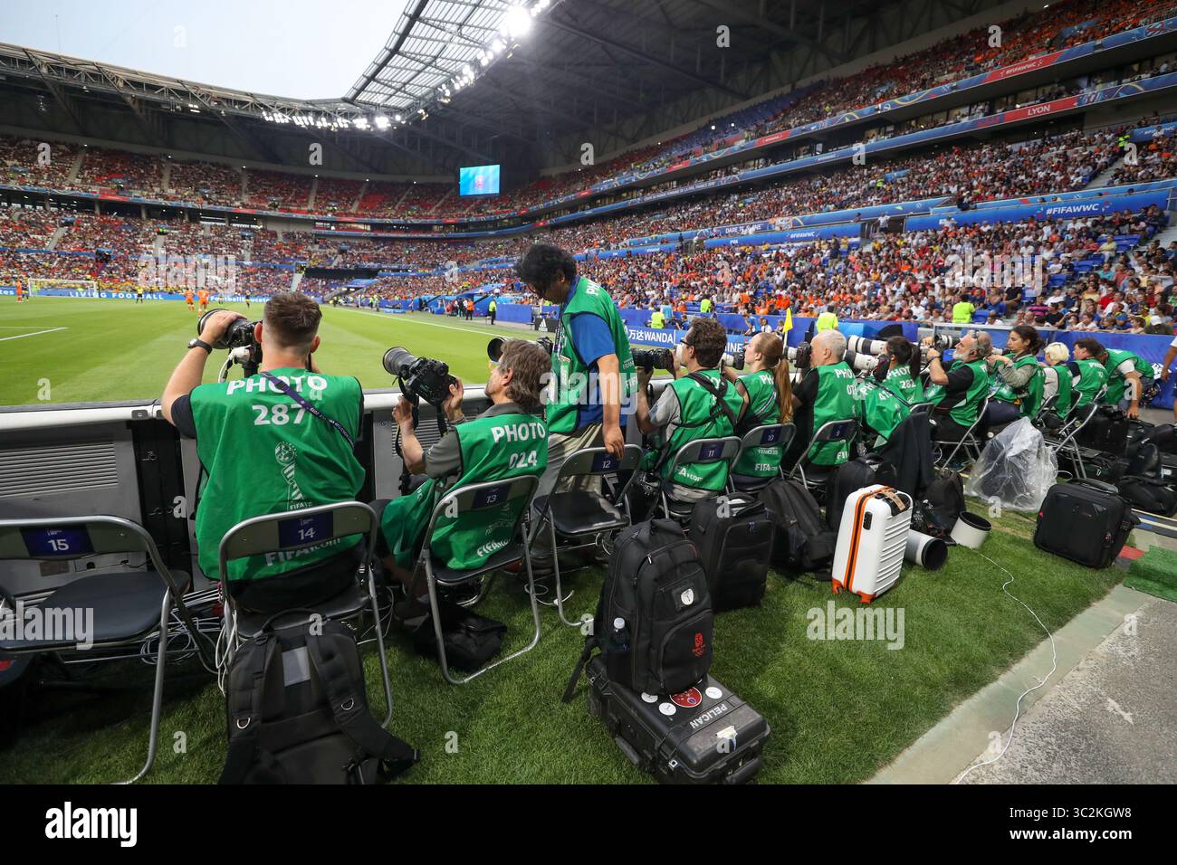 3 juillet 2019, Lyon, France : photographe pendant le match pays-Bas et Suède valable pour les demi-finales de la Coupe du monde féminine de football. (Crédit image : © Vanessa Carvalho/ZUMA Wire) Banque D'Images