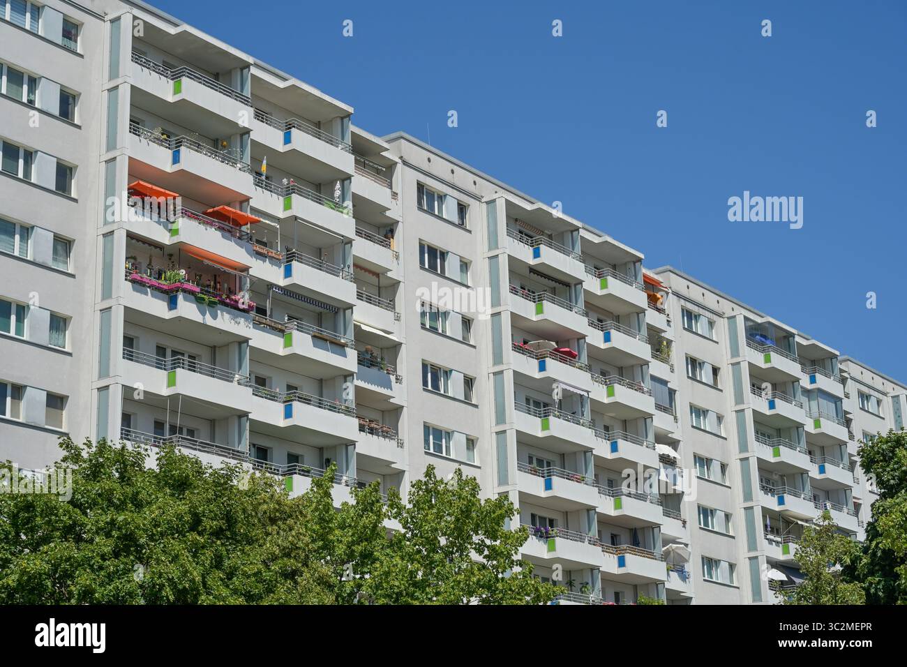 Plattenbauten, Marzahner Promenade, Marzahn, Bezirk Marzahn-Hellersdorf, Berlin, Deutschland Banque D'Images