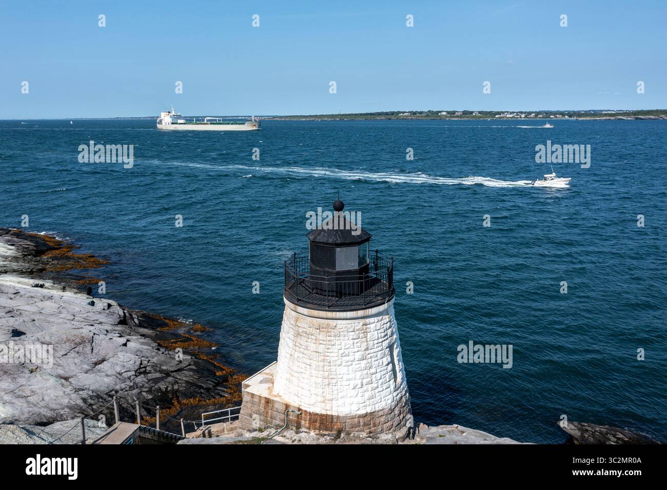 Phare de Castle Hill, Newport Rhode Island, États-Unis. Le phare est situé sur la baie de Narragansett à Newport, Rhode Island, à la fin de l'historique Banque D'Images