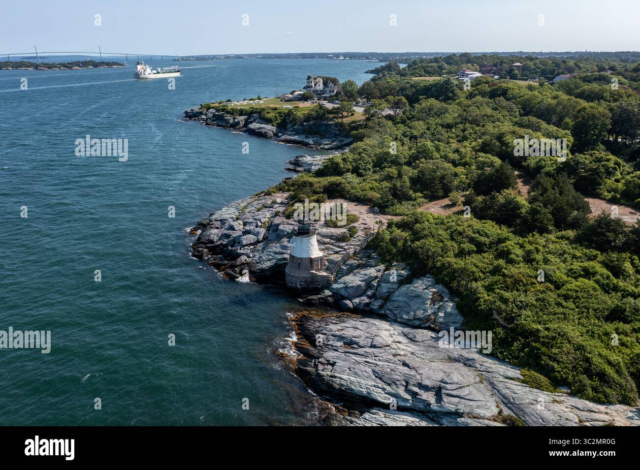 Phare de Castle Hill, Newport Rhode Island, États-Unis. Le phare est situé sur la baie de Narragansett à Newport, Rhode Island, à la fin de l'historique Banque D'Images