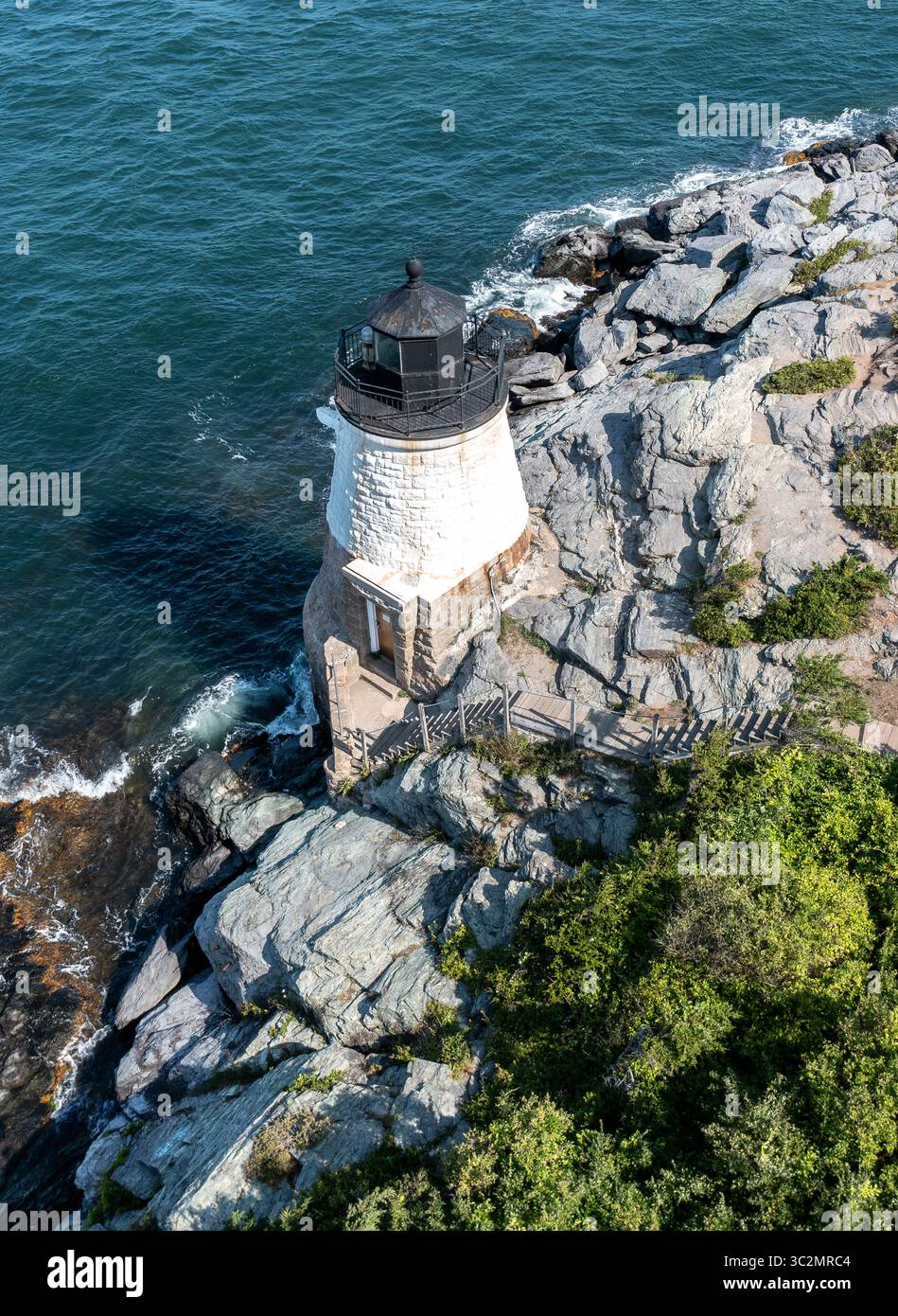 Phare de Castle Hill, Newport Rhode Island, États-Unis. Le phare est situé sur la baie de Narragansett à Newport, Rhode Island, à la fin de l'historique Banque D'Images