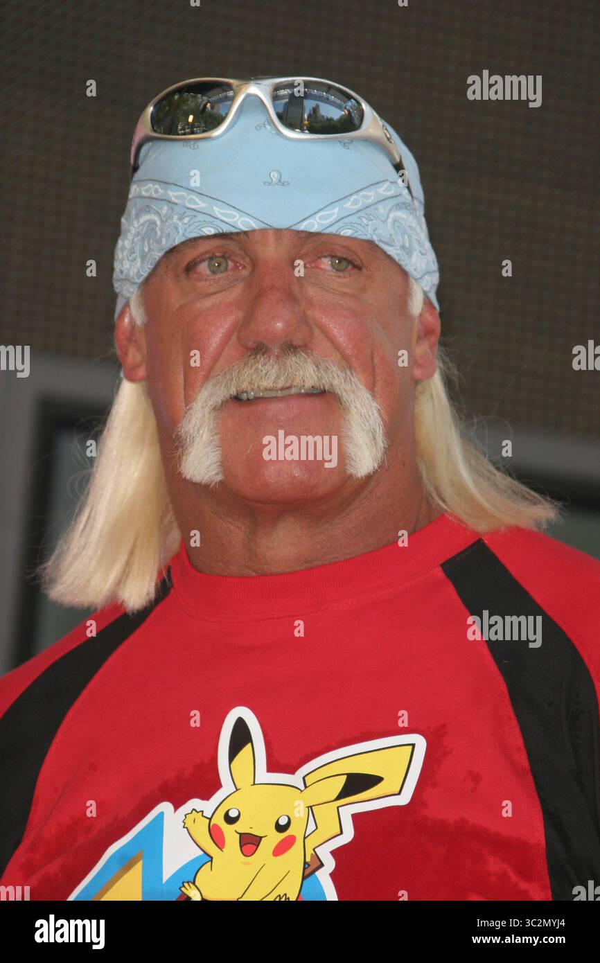 **FICHIER PHOTO** Hulk Hogan est décédé. Hulk Hogan (Terry Gene Bollea) 2006 photo par John Barrett/PHOTOlink/MediaPunch Banque D'Images