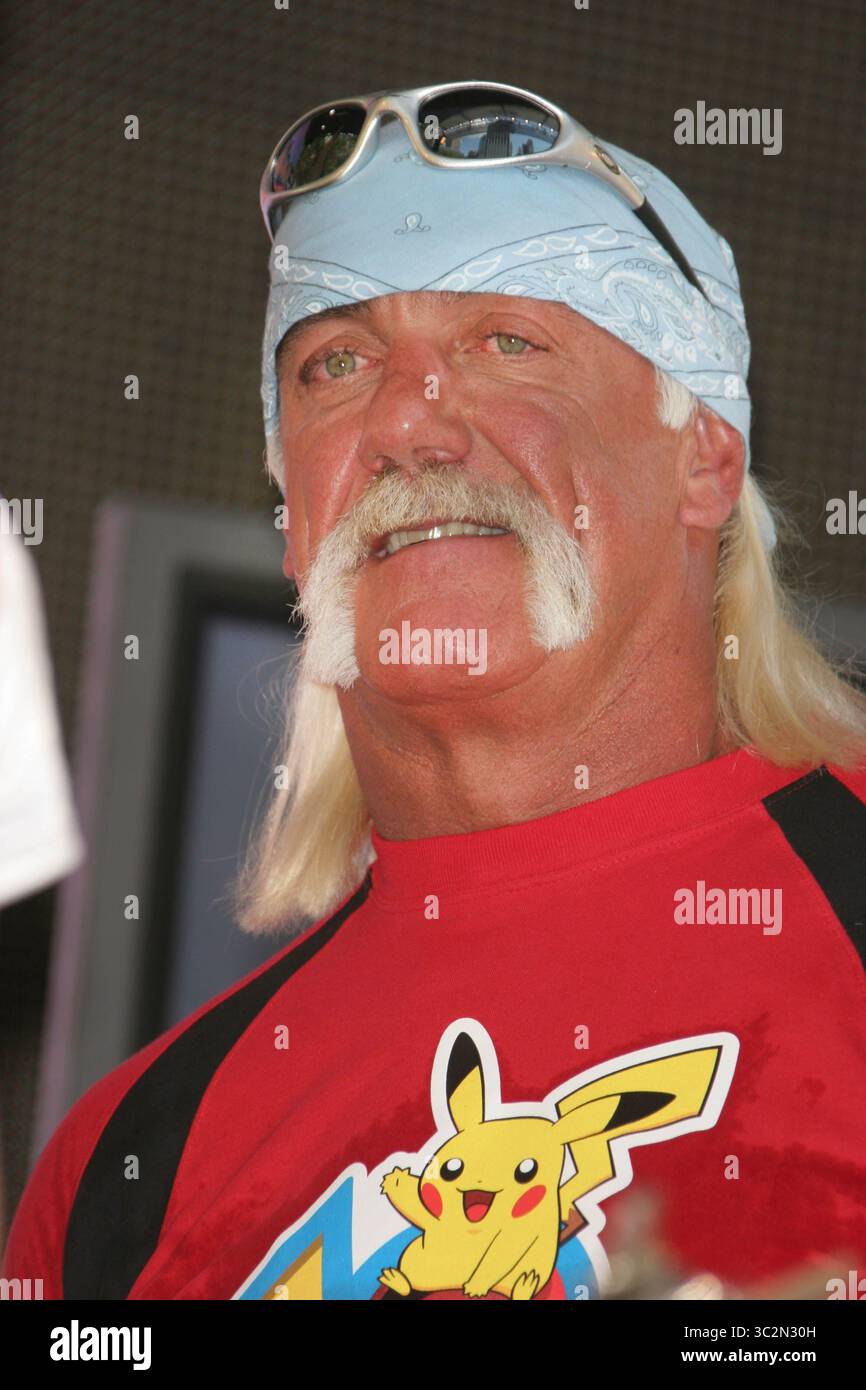 **FICHIER PHOTO** Hulk Hogan est décédé. Hulk Hogan (Terry Gene Bollea) 2006 photo par John Barrett/PHOTOlink/MediaPunch Banque D'Images