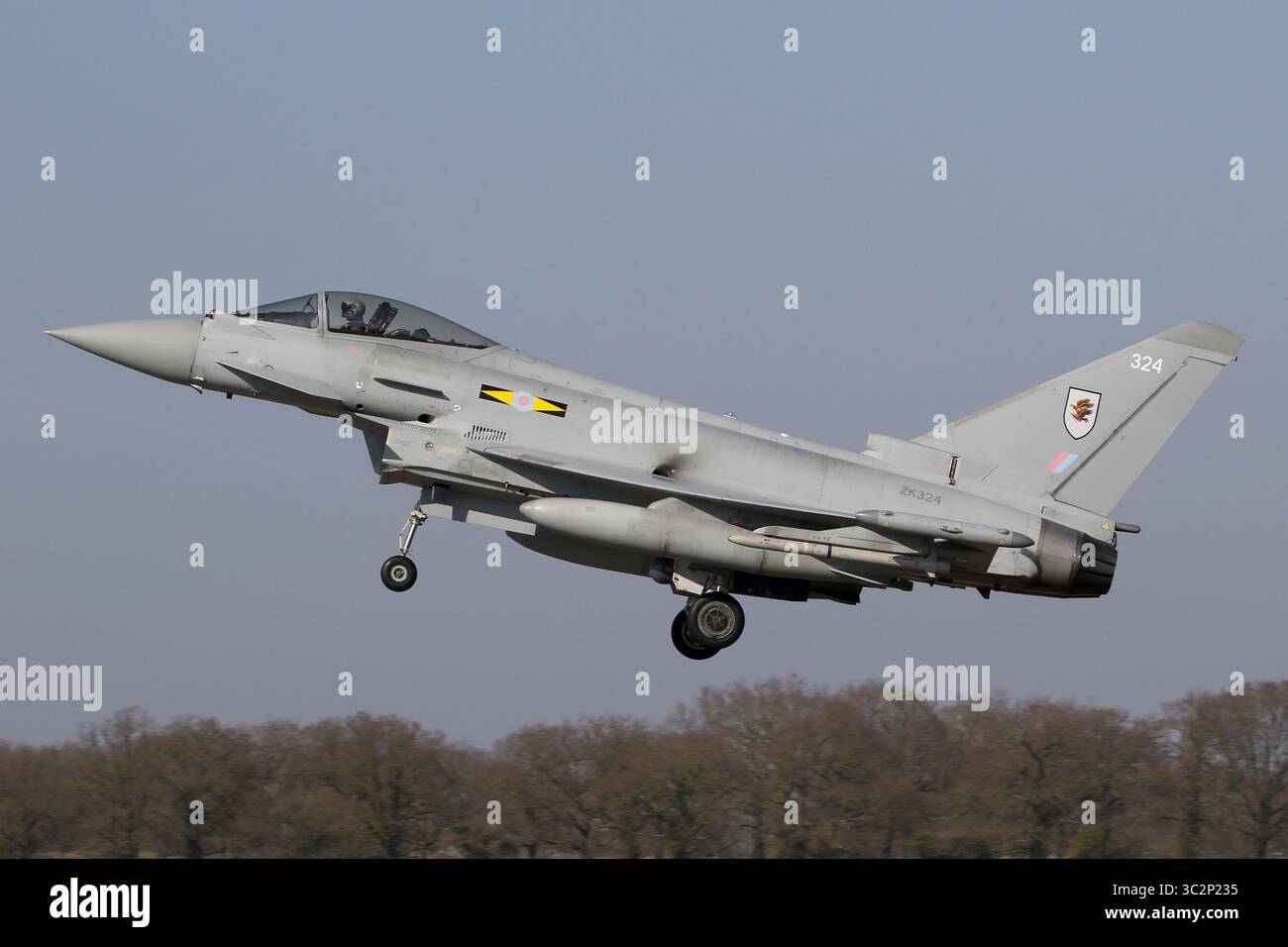 Typhon FGR4 de la RAF du 11e escadron débarquant à RAF Coningsby dans le Lincolnshire. Banque D'Images
