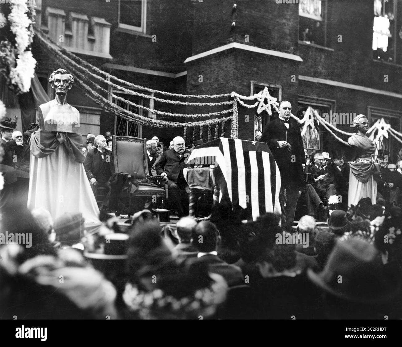 11 juin 2019, Galesburg, Illinois, États-Unis : discours du Président William McKinley à l'occasion de l'anniversaire du débat Lincoln Douglas, Knox College, Galesburg, Illinois, États-Unis, photographie de Allen Ayrault Green, 1899 (crédit image : © JT Vintage/Glasshouse via ZUMA Wire) Banque D'Images