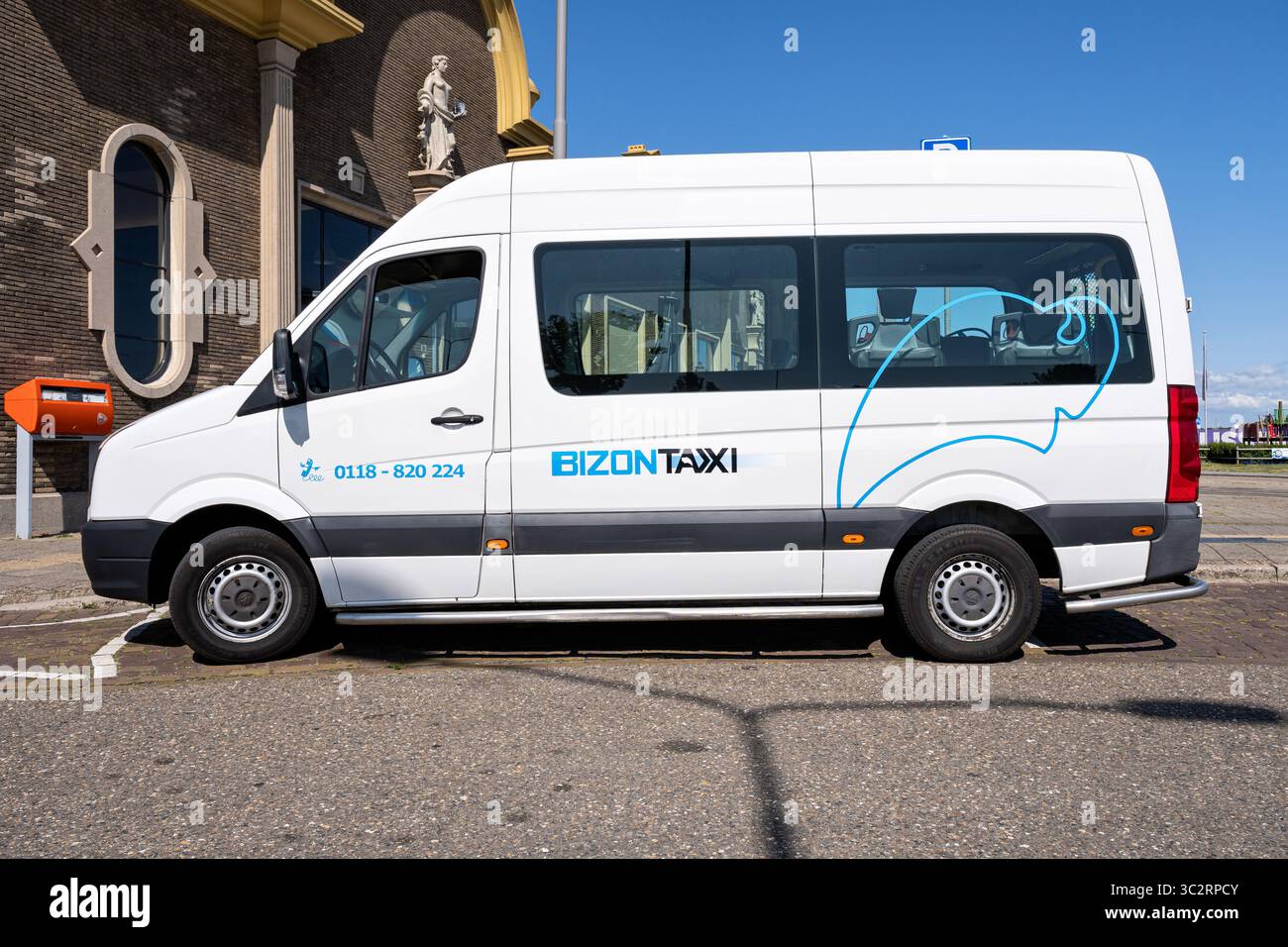 Bizon Taxi Volkswagen Crafter minibus Banque D'Images
