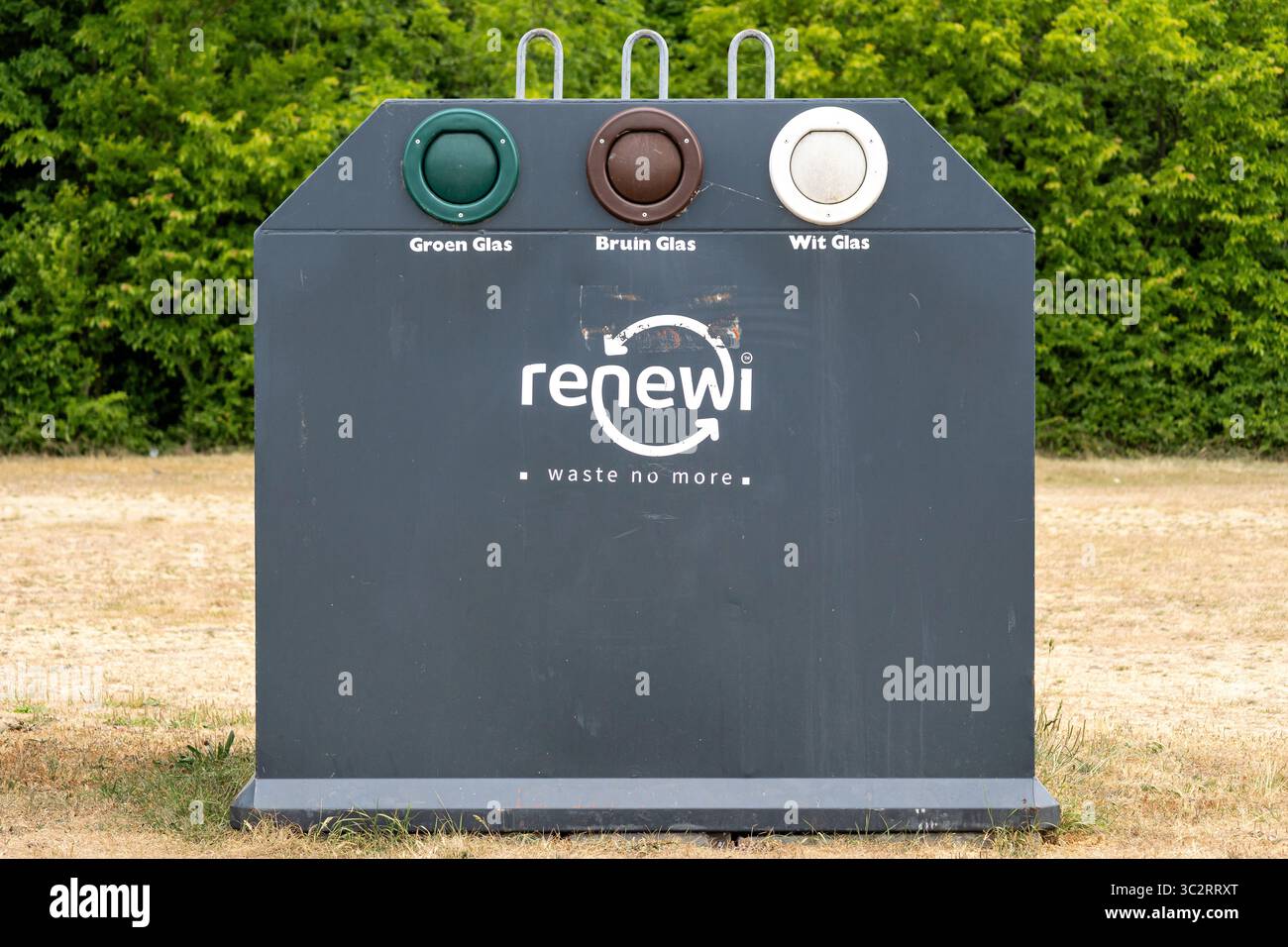 Récipient de collecte en verre Renewi Banque D'Images