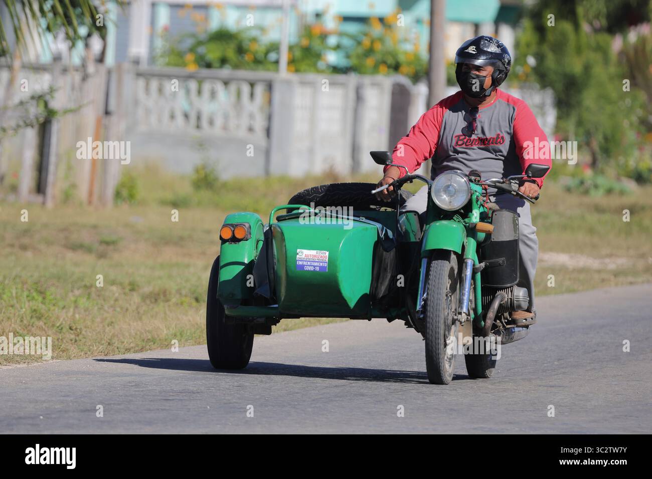 Moto vintage avec Sidecar à Cuba Banque D'Images