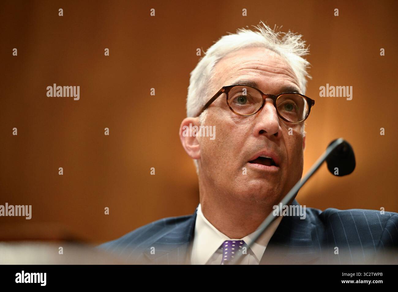 Washington, États-Unis d'Amérique. 24 juillet 2025. Edward Aloysius O'Connell, du District de Columbia, répond aux questions posées lors des audiences du Comité sénatorial sur la sécurité intérieure et les affaires gouvernementales pour examiner sa nomination au poste de juge associé de la Cour supérieure du District de Columbia pour une période de quinze ans, dans l'immeuble de bureaux du Sénat Dirksen, à Washington, DC, le mercredi 24 juillet 2025. Crédit : Mattie Neretin/CNP/Sipa USA crédit : Sipa USA/Alamy Live News Banque D'Images