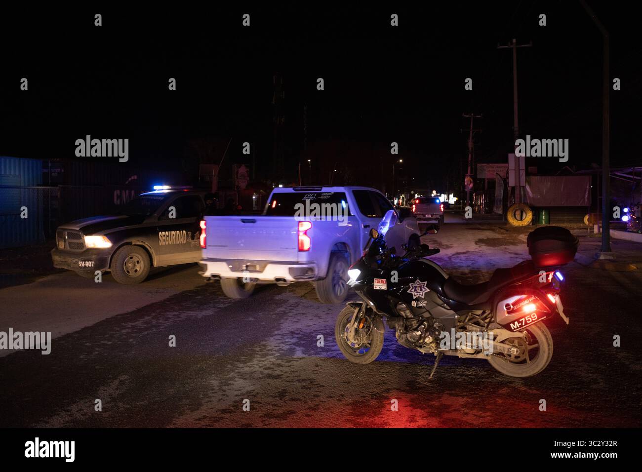 Les forces de sécurité intensifient les patrouilles à Ciudad Juarez au milieu de la montée de la violence urbaine. Banque D'Images