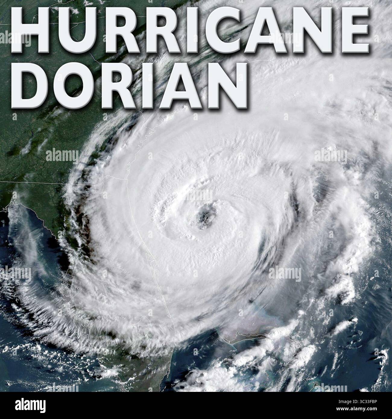3 septembre 2019, espace : après avoir pompé des parties des Bahamas pendant plusieurs jours, l’ouragan Dorian a commencé à se déplacer vers le nord-nord-ouest en direction des États-Unis. Le spectroradiomètre imageur à résolution modérée (MODIS) du satellite Terra de la NASA a capturé cette image en couleurs naturelles de la tempête à 12 h 15, heure avancée de l'est (16 h 15, heure universelle), le 3 septembre 2019. L'œil était juste au nord de l'île de Grand Bahama, la plus septentrionale des îles Bahama. Il se déplaçait vers le nord-ouest à 5 kilomètres par heure. Bien que Dorian en ait affaibli certains, la tempête causait toujours une tempête destructrice s. Banque D'Images