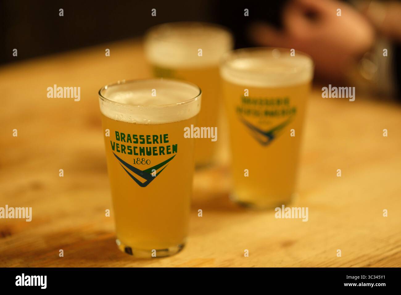 Belgique, Bruxelles : « la Fleur en papier doré », un café et une brasserie historique a déclaré les meilleurs bars 2024 en Europe par theeuropeanbarguide.com sur un to Banque D'Images