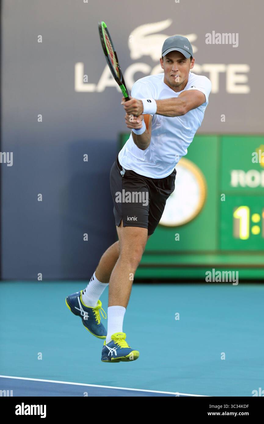 24 mars 2021, Miami Gardens, Floride, États-Unis d'Amérique : MIAMI GARDENS, FL - 24 MARS : Vasek Pospisil vu jouer le jour 3 de l'Open de Miami le 24 mars 2021 au Hard Rock Stadium de Miami Gardens, Floride...personnes : Vasek Pospisil (crédit image : © SMG via ZUMA Wire) Banque D'Images