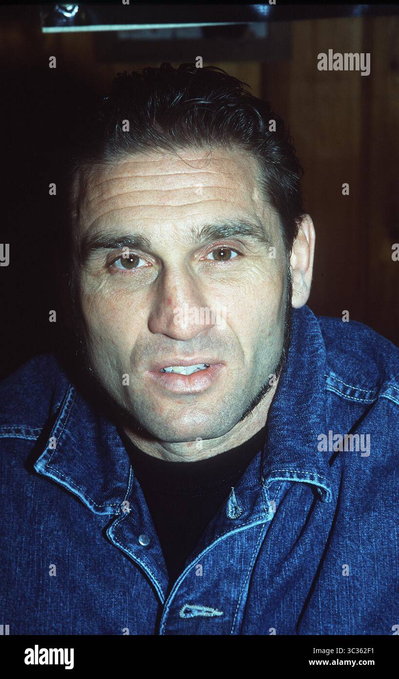 JANVIER 1, 2011 - K23996RM PRIDE FC PRESSER .KEN SHAMROCK VS. DON FAYE.HOOTERS, NYC 02/05/02. RICK MACKLER/ 2002.KEN SHAMROCK(crédit image : © Globe photos/ZUMAPRESS.com) Banque D'Images