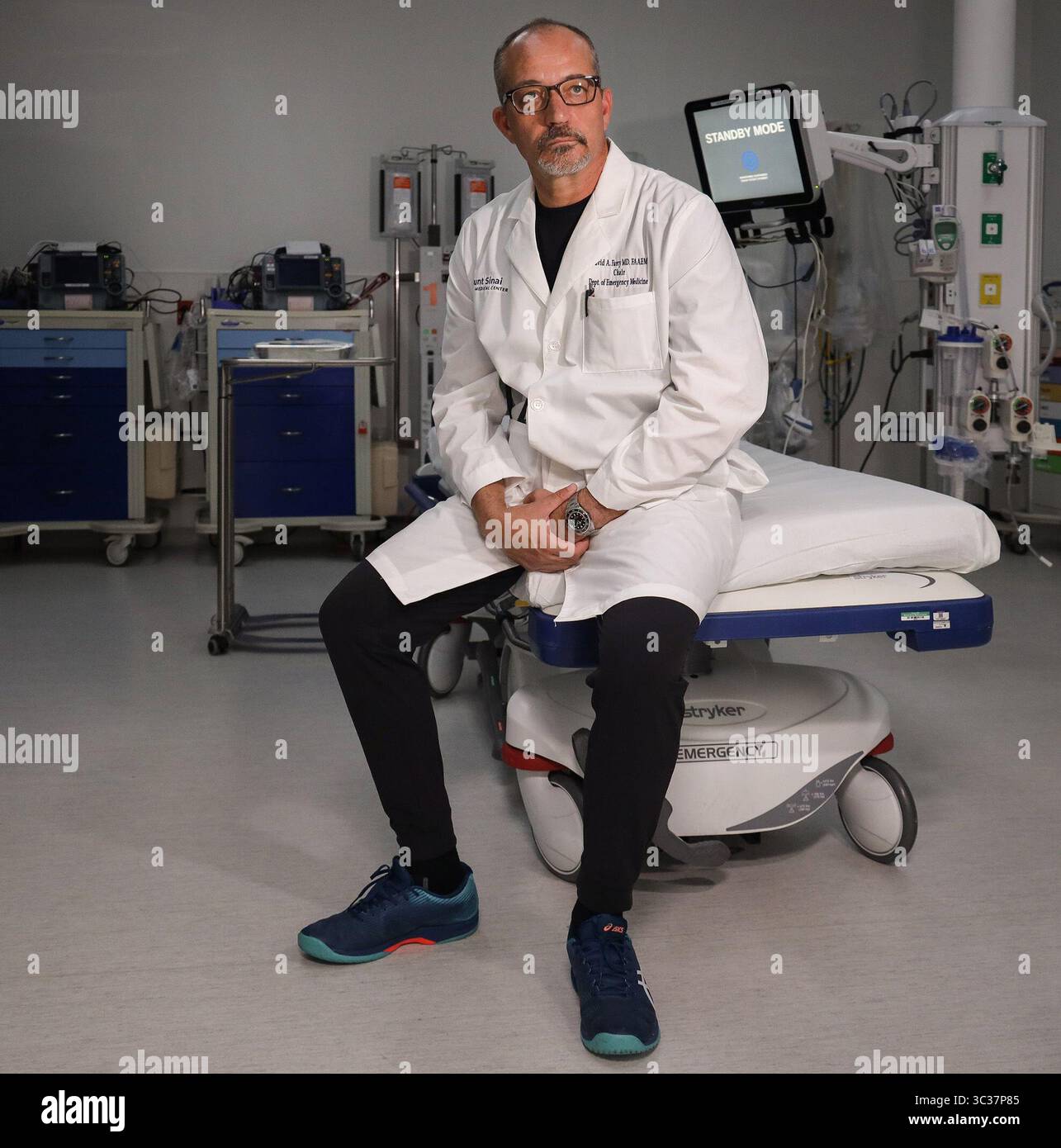 16 avril 2021, Miami Beach, FL : Dr David Farcy, président de médecine d'urgence au Mount Sinai Medical Center à Miami Beach. (Crédit image : © TNS via ZUMA Wire) Banque D'Images