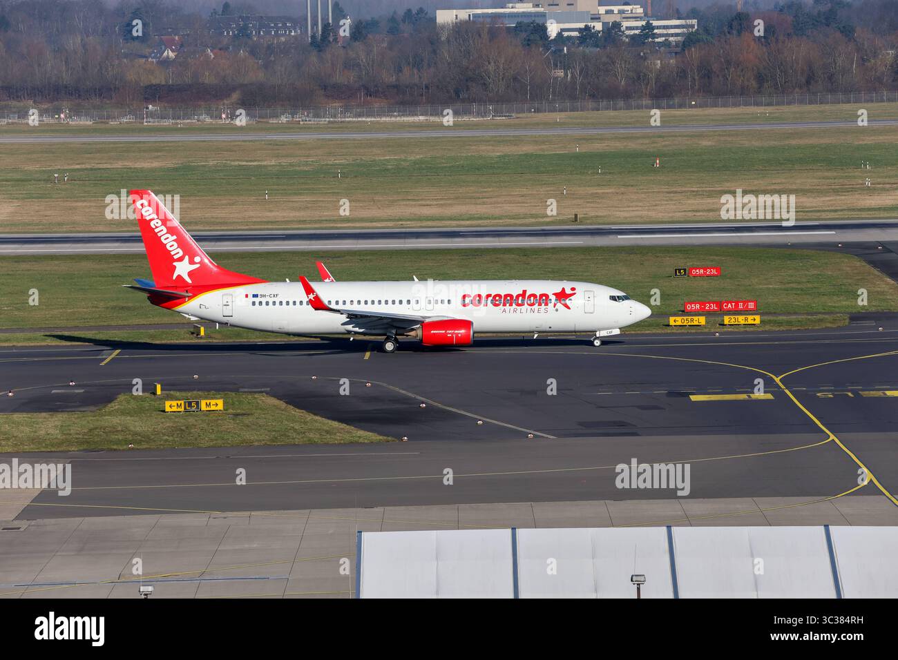 9H-CXF Corendon Airlines Europe Boeing 737-8KN AM Flughafen Düsseldorf. DUS EDDL. Düsseldorf, Nordrhein-Westfalen, DEU, Deutschland, 03.03.2025 *** 9H CXF Corendon Airlines Europe Boeing 737 8KN at Düsseldorf Airport dus EDDL Düsseldorf, Rhénanie du Nord-Westphalie, DEU, Allemagne, 03 03 03 2025 Banque D'Images