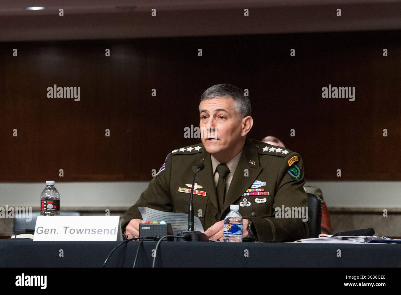 22 avril 2021, Washington, District de Columbia, États-Unis : le général Stephen Townsend, commandant du Commandement des États-Unis pour l'Afrique, comparaît devant une audience du Comité sénatorial sur les services armés pour examiner le Commandement central des États-Unis et le Commandement des États-Unis pour l'Afrique dans le cadre de l'examen de la demande d'autorisation de défense pour l'exercice 2022 et du Programme de défense des années futures, dans le bâtiment du Sénat Dirksen à Washington, DC, le jeudi 22 avril 2021. crédit : Rod Lamkey / CNP (crédit image : © Rod Lamkey - CNP/CNP via ZUMA Wire) Banque D'Images
