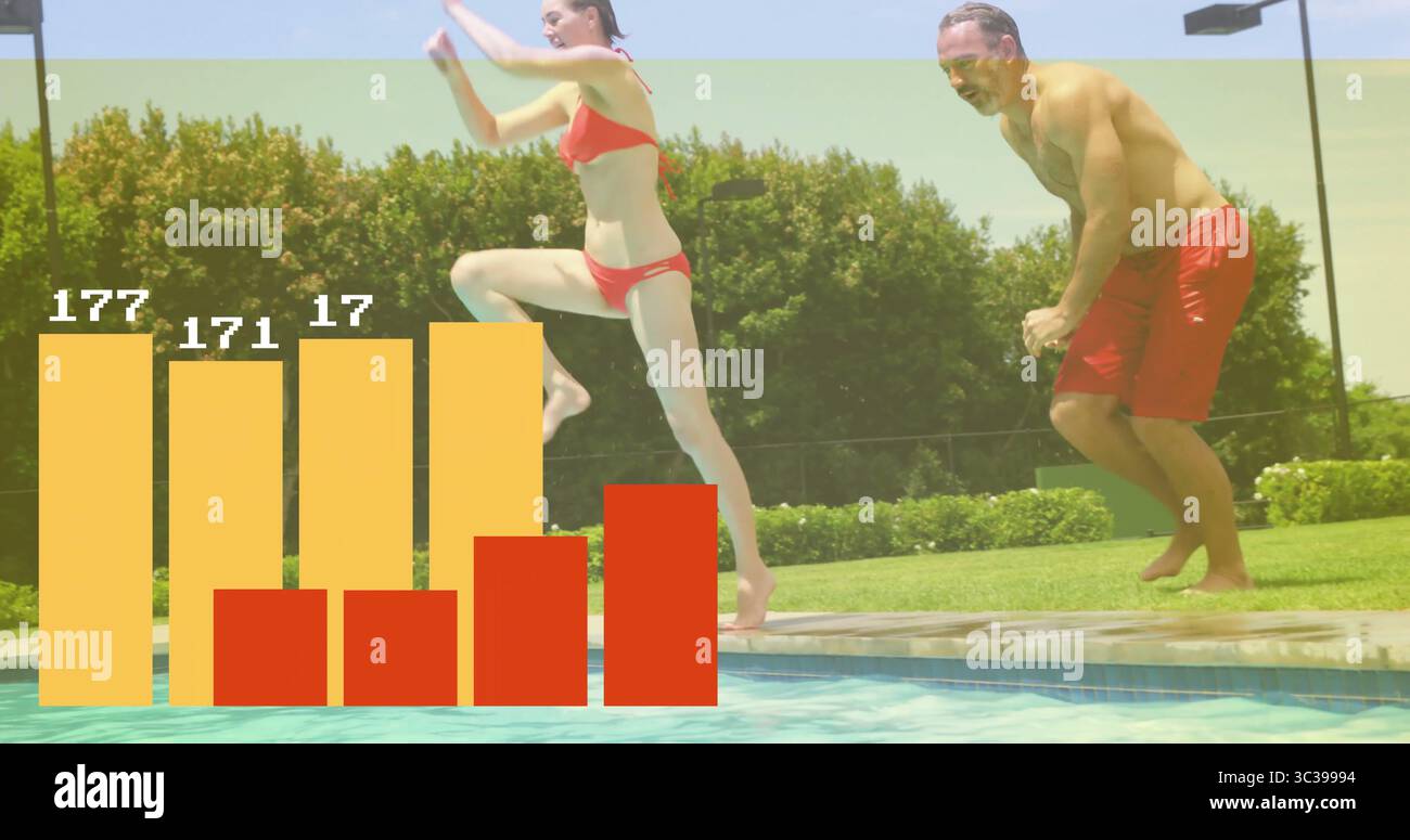 Sautant femme mi-adulte en bikini rouge plongeant dans la piscine à l'installation de l'arrière-cour avec graphique à barres superposé Banque D'Images Sautant femme mi-adulte en bikini rouge plongeant dans la piscine à l'installation de l'arrière-cour avec graphique à barres superposé Banque D'Images