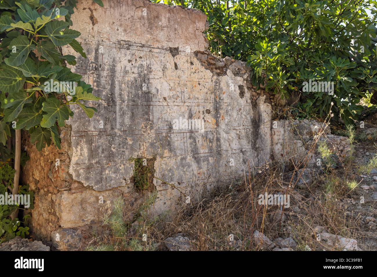 Le village abandonné de Kayaköy - ville fantôme. Ruines de bâtiments dans le monument historique, près de Fethiye, Turquie Banque D'Images