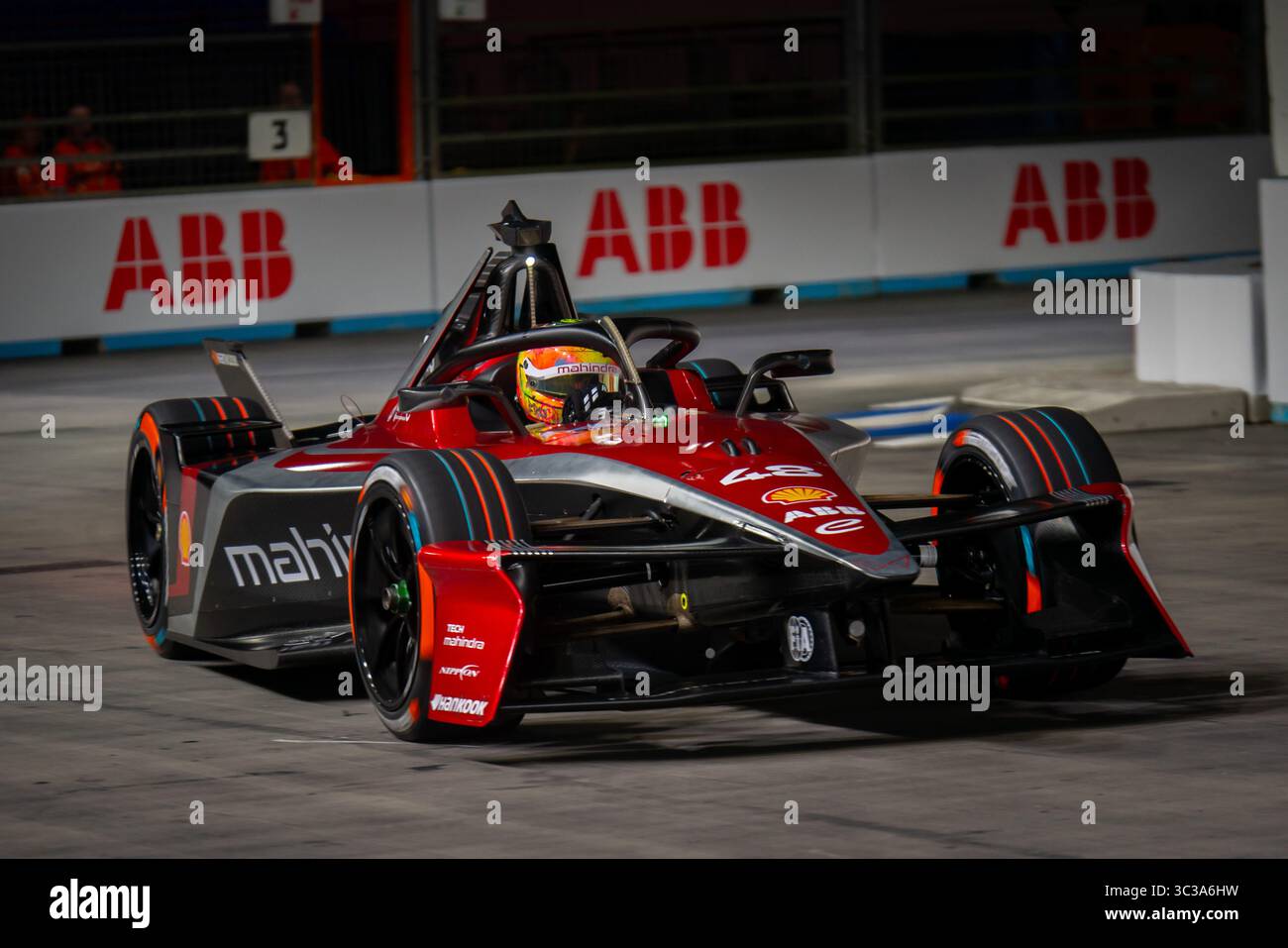 Formule E, Grande Britienne, Londres, juillet 2025. Edoardo Mortara (#48), Mahindra Racing lors des essais libres 1 (FP1). Banque D'Images