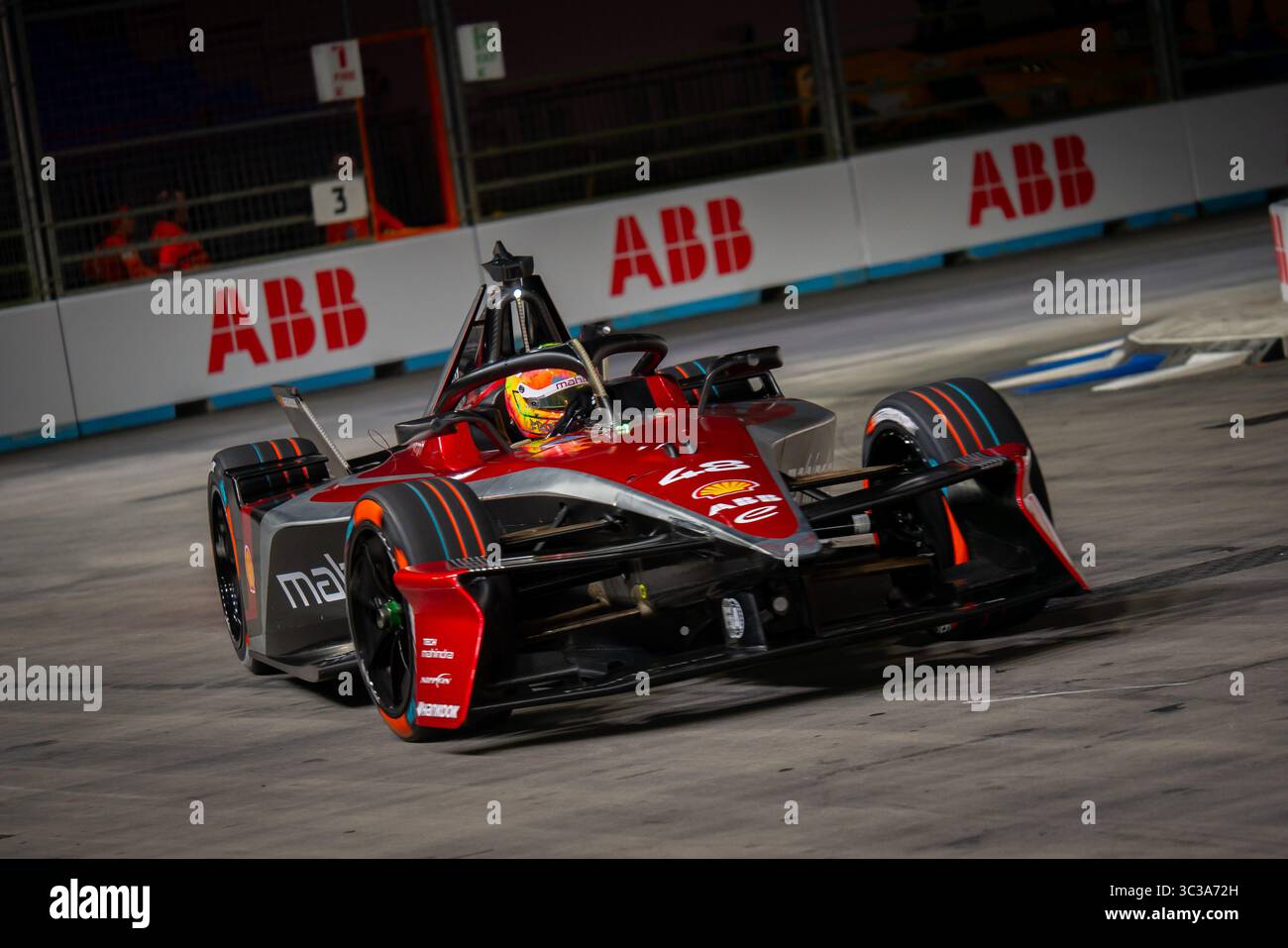Formule E, Grande Britienne, Londres, juillet 2025. Edoardo Mortara (#48), Mahindra Racing lors des essais libres 1 (FP1). Banque D'Images