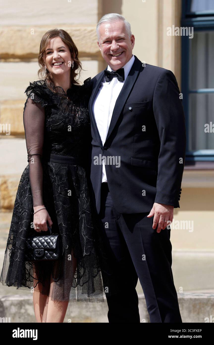 Alexander Herrmann mit Ehefrau Maxi Friedrich BEI der Eröffnung der 113. Richard-Wagner-Festspiele 2025 mit der Neuinszenierung von Die Meistersinger von Nürnberg im Bayreuther Festspielhaus. Bayreuth, 25.07.2025 *** Alexander Herrmann avec sa femme Maxi Friedrich à l'ouverture du Richard Wagner Festival 113 2025 avec la nouvelle production de Die Meistersinger von Nürnberg au Bayreuth Festspielhaus Bayreuth, 25 07 2025 Foto :XR.xSchmiegeltx/xFuturexImagex wagner_5170 Banque D'Images