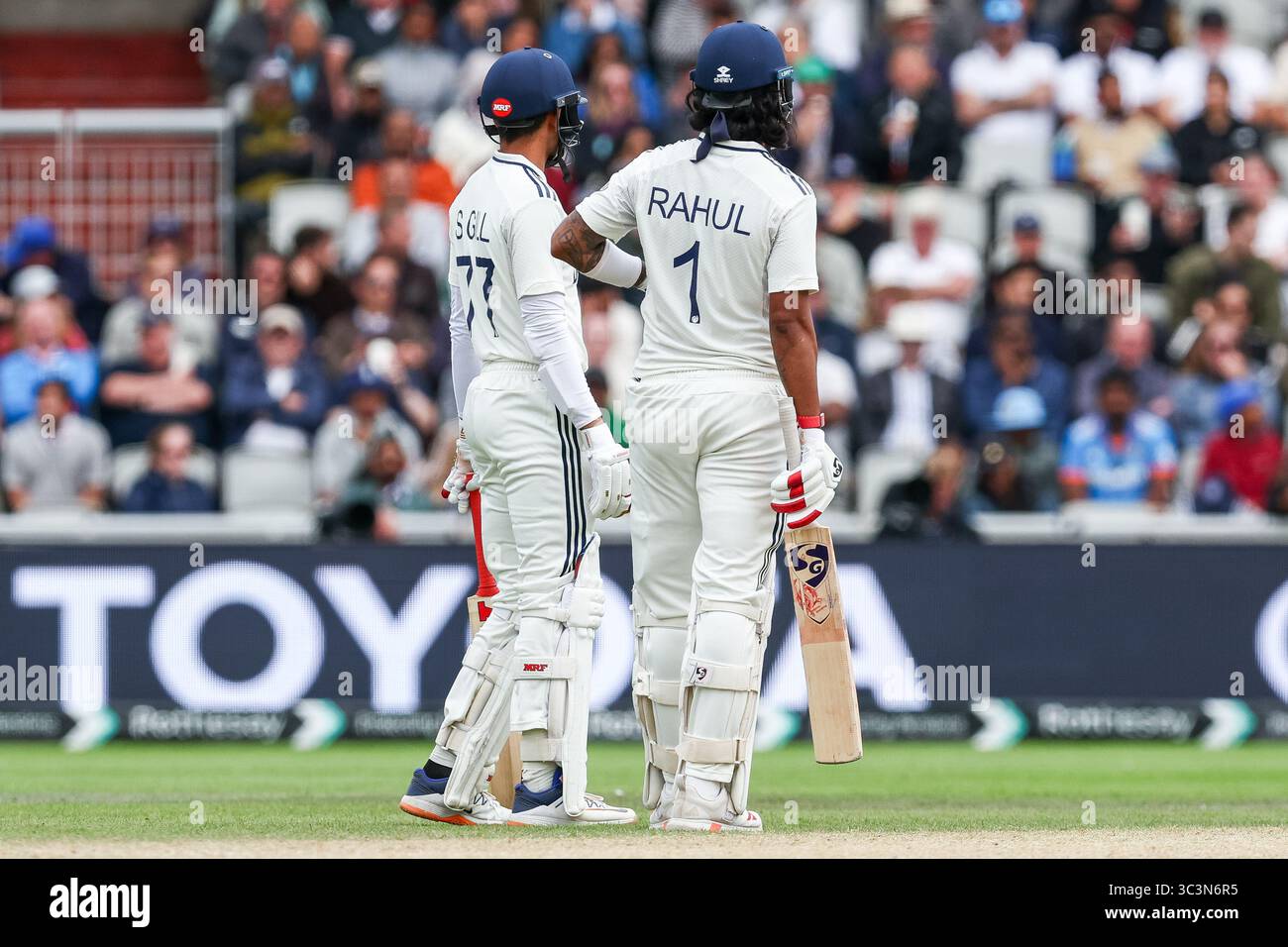 Au cours du quatrième jour du Rothesay test match entre l'Angleterre et l'Inde à Old Trafford, Manchester le samedi 26 juillet 2025. (Photo : Stuart Leggett | mi News) crédit : MI News & Sport /Alamy Live News Banque D'Images