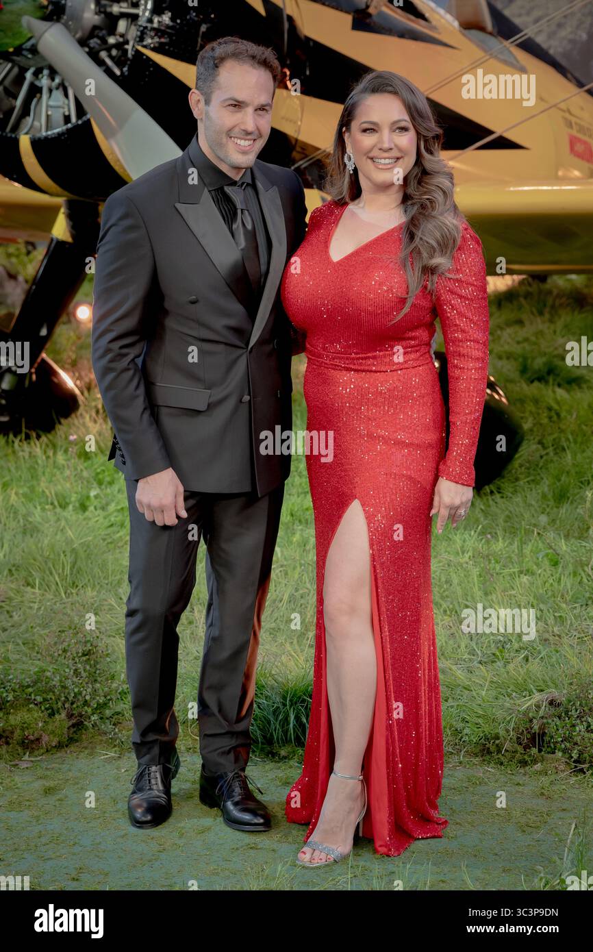 Londres, Royaume-Uni. 15 mai 2025. Jeremy Parisi et Kelly Brook assistent à la première mondiale de « Mission : impossible - The final Reckoning ». Banque D'Images