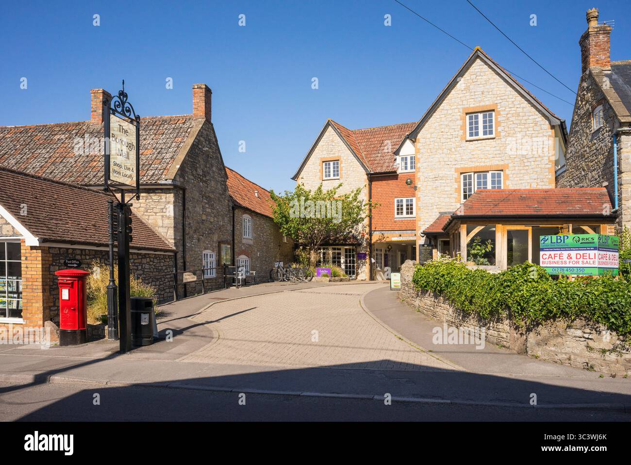 L'entrée du Borough Mall à Wedmore, Somerset, Angleterre Banque D'Images