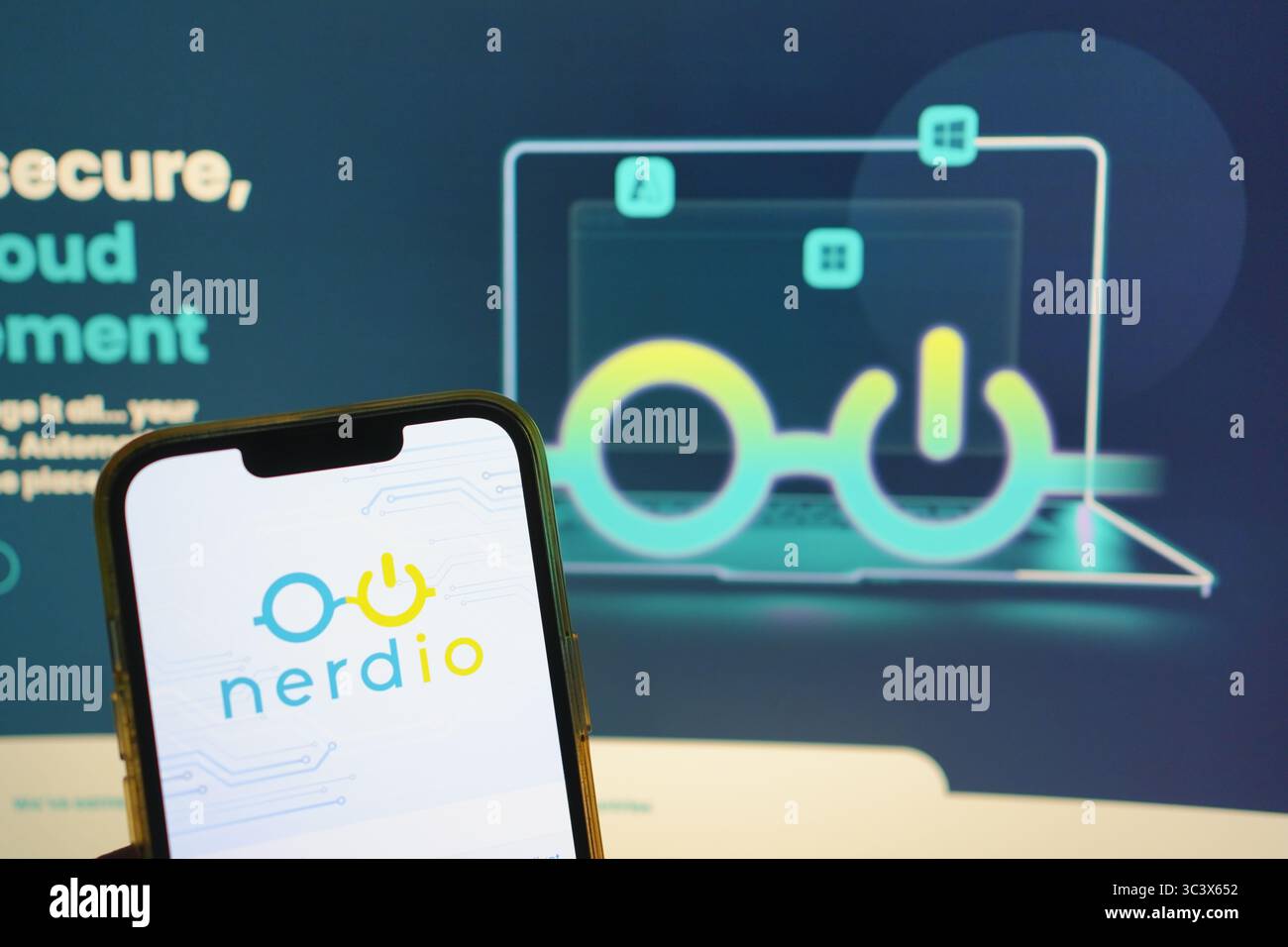 Roosendaal, pays-Bas - 27 juillet 2025 : un téléphone portable affichant le logo de Nerdio, une plate-forme de gestion cloud pour les MSP et les entreprises, avec Banque D'Images