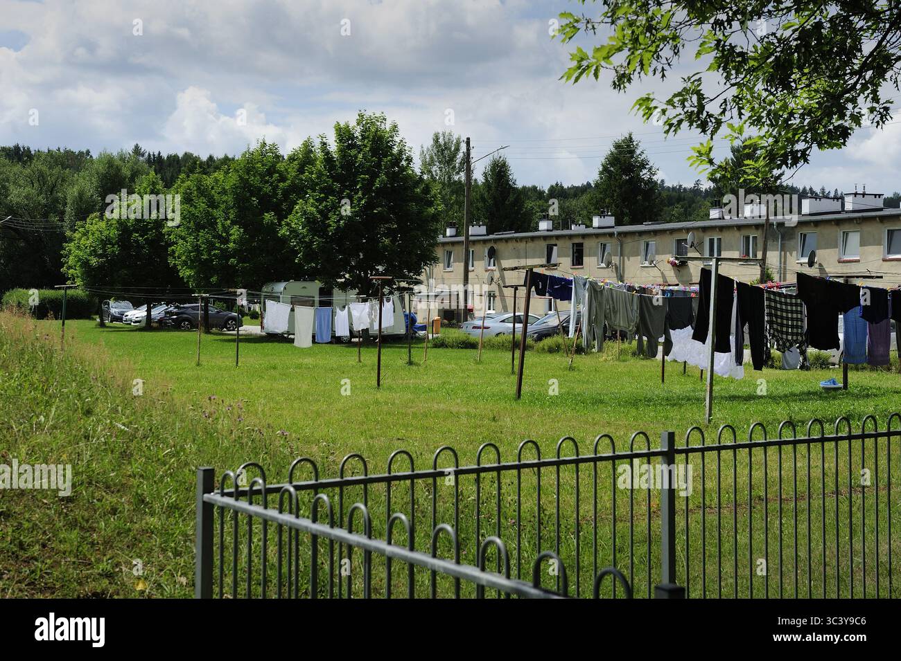Kudowa Zdroj, Zakrze, Dolnoslaskie, Polska, à Kudowa-Zdrój il y avait une branche du camp de concentration allemand de Gross-Rosen, appelée FAL Sackisch. Prisonniers : principalement des femmes juives de Pologne, Hongrie, République tchèque et Yougoslavie. Prisonniers de guerre italiens dans le camp de Sackisch, le prisonnier Luigi Baldan, les prisonniers étaient employés à l'usine Vereinigte Deutsche Metallwerke (VDM), qui produisch, qui produisait des pièces d'avions. Camp de concentration appelé Stimegalcheid, Kazalz, Kierwicz, Kiel. Banque D'Images