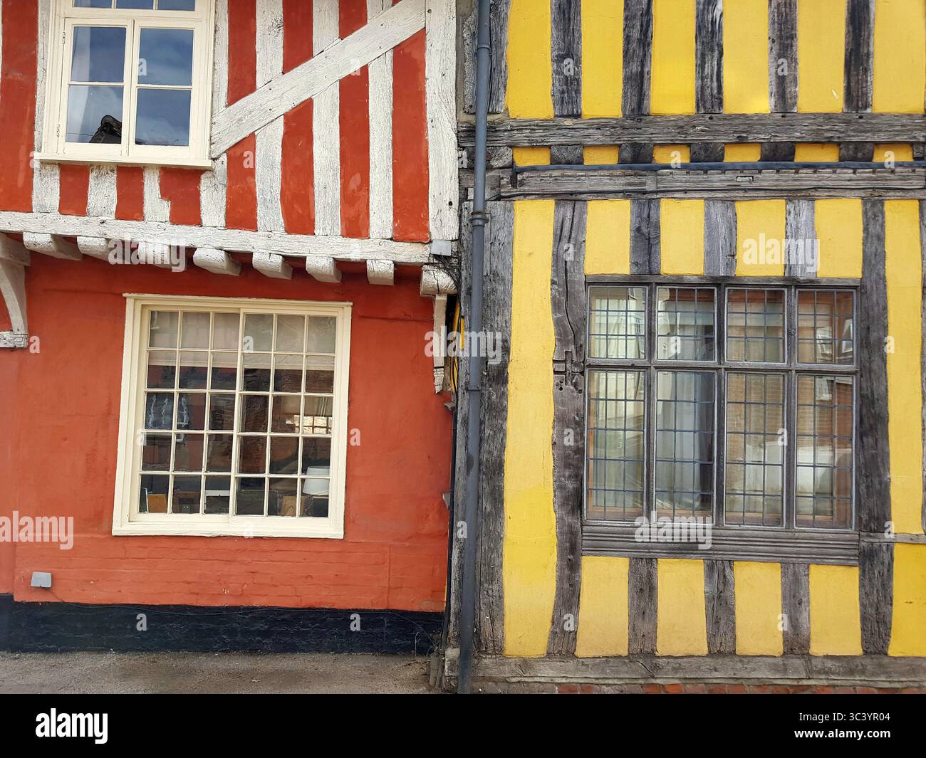 Détail de la façade de maisons médiévales dans le comté de Suffolk, Royaume-Uni. Banque D'Images