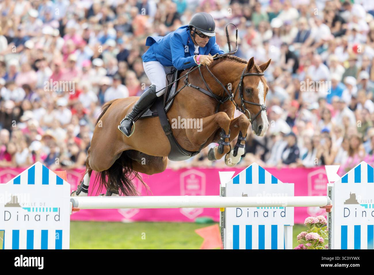 Dinard, France. 27 juillet 2025. Aaron Vale et Carissimo 25, 1ère place lors du Jumping International de Dinard 2025, CSI 5 Equestre le 27 juillet 2025 au Centre Equestre du Val Porée à Dinard, France - photo Damien Kilani/DK Prod/DPPI crédit : DPPI Media/Alamy Live News Banque D'Images
