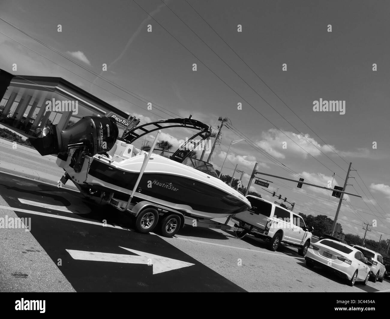 23 mai 2021, New York, New York, États-Unis : Englewood, Floride. Pour la semaine nationale de la sécurité nautique, la Florida Fish and Wildlife conservation Commission encourage les plaisanciers à se concentrer sur des mesures simples et efficaces qui rendent la navigation plus sûre. La semaine nationale de la sécurité nautique est le 22-28 mai et nous voulons encourager les plaisanciers à naviguer en toute sécurité tout en profitant de la saison nautique toute l’année en Floride, a déclaré Rob Beaton, chef de la section navigation et voies navigables. (Crédit image : © John Marshall Mantel/ZUMA Wire) Banque D'Images