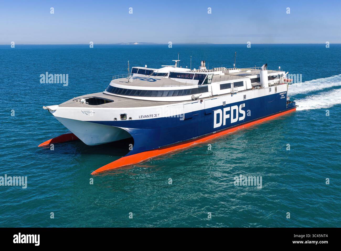 Levante Jet, un ferry à grande vitesse transmanche exploité par DFDS entre Poole et Jersey. Banque D'Images