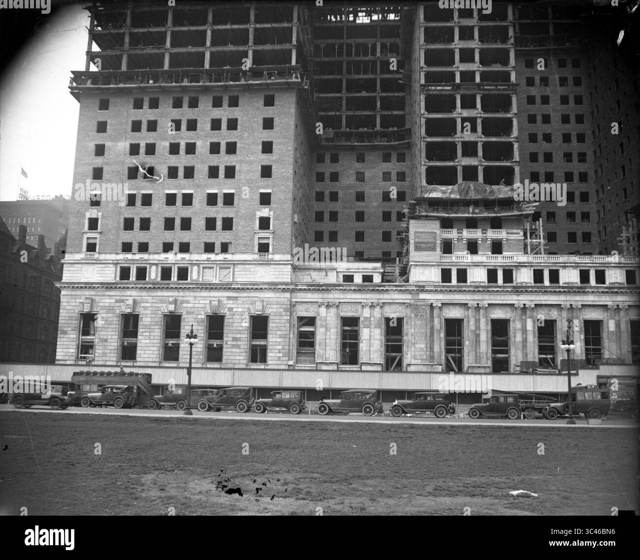 7 juin 2021 : L'hôtel Stevens sur Michigan Avenue est vu sous constructionÃ‚Â inÃ‚Â 1926. L'hôtel, qui surplombe Grant Park, est maintenant le Hilton Chicago. (Crédit image : © TNS via ZUMA Wire) Banque D'Images
