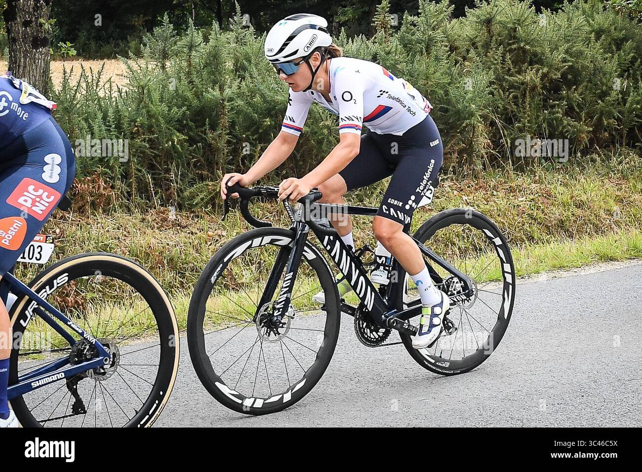 Bain-de-Bretagne, France, France. 28 juillet 2025. Jelena ERIC (Serbie) de L'ÉQUIPE MOVISTAR lors du Tour de France 2025 femmes, course cycliste étape 3, le Gacilly à Angers (163, 5 km) le 28 juillet 2022 à bain-de-Bretagne, France. (Crédit image : © Matthieu Mirville/ZUMA Press Wire) USAGE ÉDITORIAL SEULEMENT ! Non destiné à UN USAGE commercial ! Crédit : ZUMA Press, Inc/Alamy Live News Banque D'Images