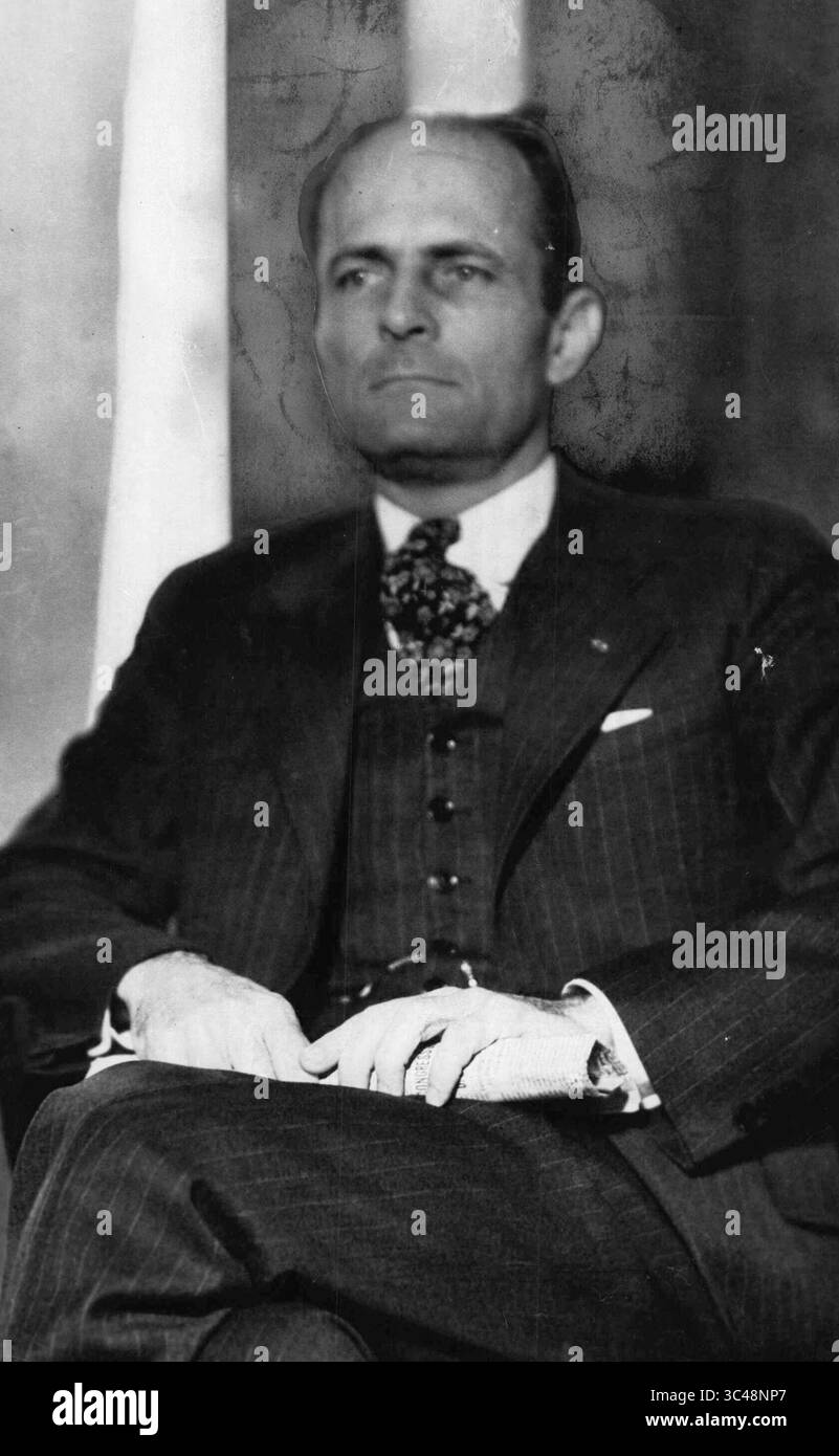 Florida, U.S. - ED C. WRIGHT, multimillionnaire de Petersburg et l'un des plus grands propriétaires fonciers de Floride, vers 1950 Originaire de Géorgie qui acheta des terres en Floride alors que personne d'autre ne le ferait, Wright amassa une fortune de plus de 50 millions après avoir déménagé à Pétersbourg en 1907, négociant dans l'immobilier, les obligations municipales et les actions ferroviaires. Célibataire de longue date qui a évité les feux de la rampe, Wright était le plus grand actionnaire du Seaboard Coast Line Railroad. (Crédit image : © Staff/St Petersburg Times via ZUMA Wire) Banque D'Images